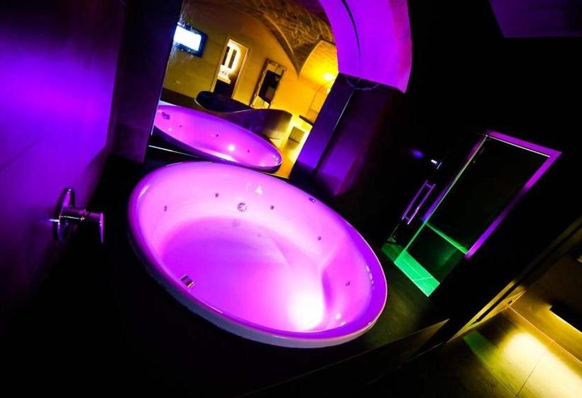 Bed and Breakfast Naucleros Suites