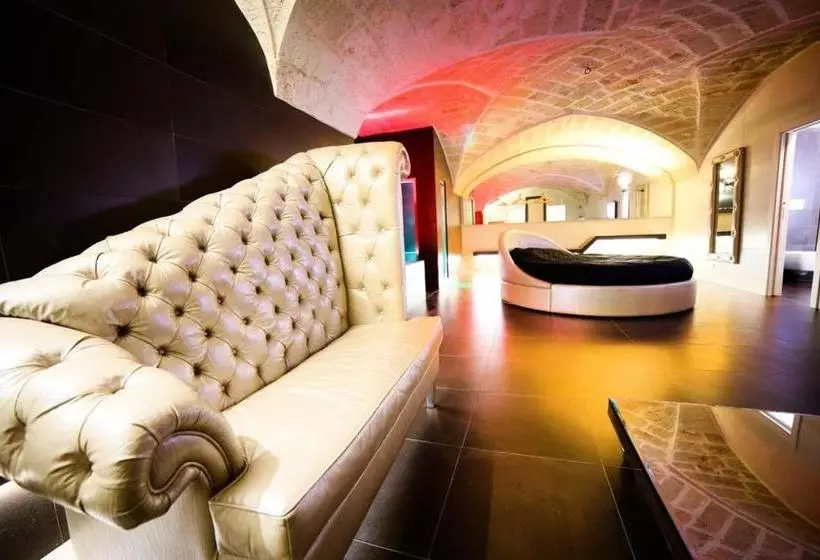 ベッドアンドブレックファースト Naucleros Suites