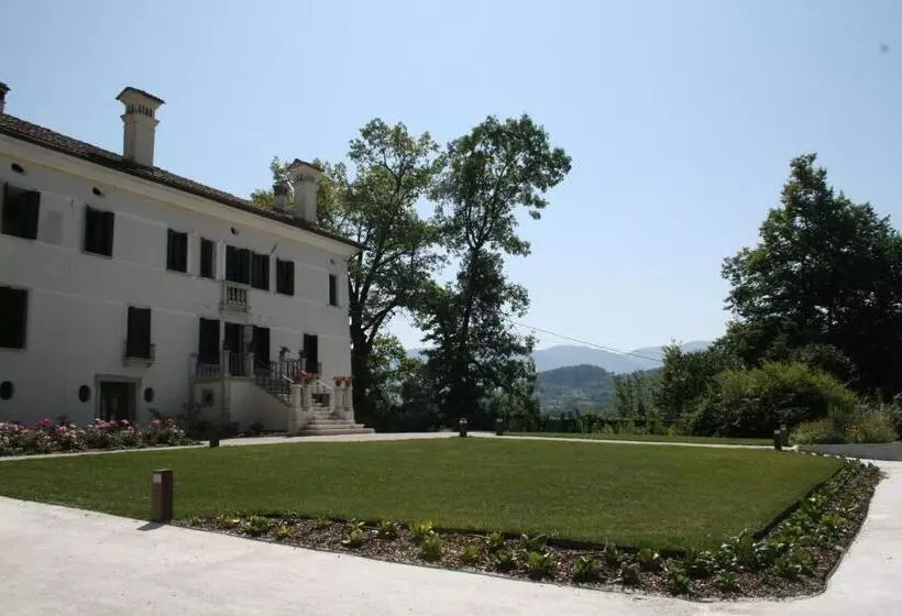 Aamiaismajoitus (B&B) Villa San Liberale   Suites & Wellness