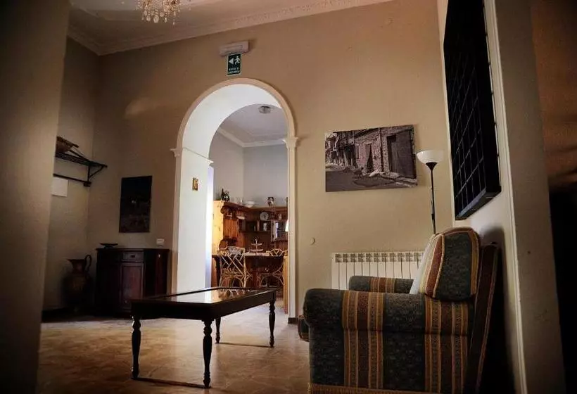 تختخواب و صبحانه Agritrinacria Rooms