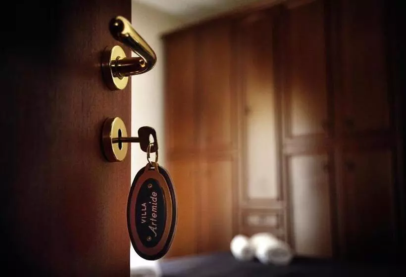 تختخواب و صبحانه Agritrinacria Rooms