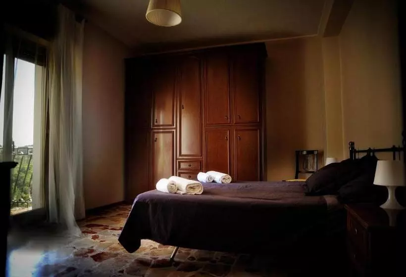 تختخواب و صبحانه Agritrinacria Rooms