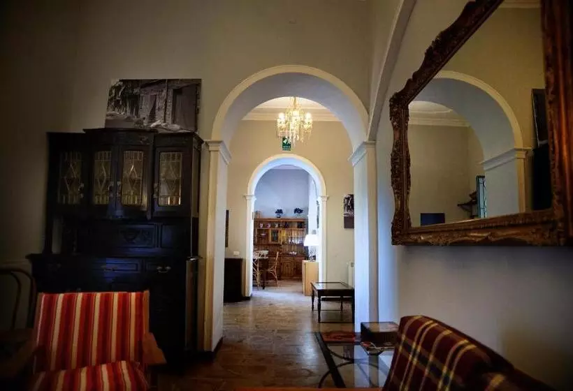 تختخواب و صبحانه Agritrinacria Rooms