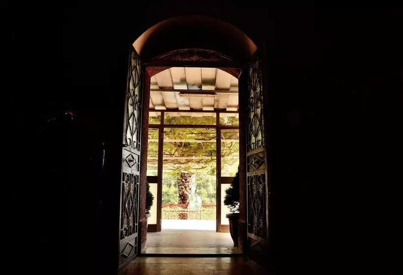 تختخواب و صبحانه Agritrinacria Rooms