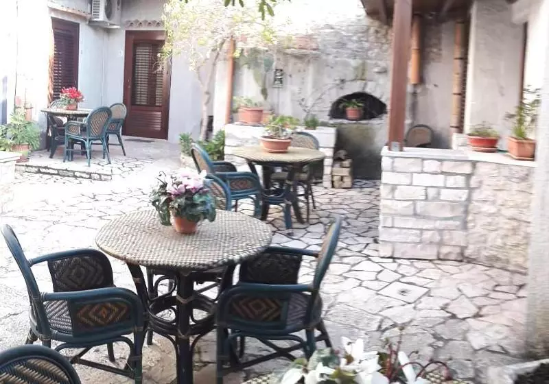 تختخواب و صبحانه Camere Di Ulisse
