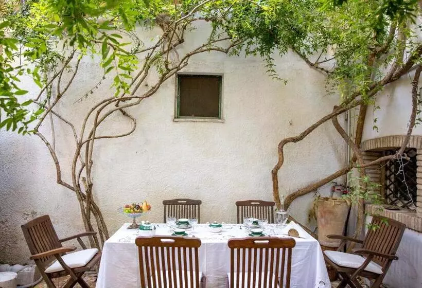 Aamiaismajoitus (B&B) Le Foglie Di Acanto