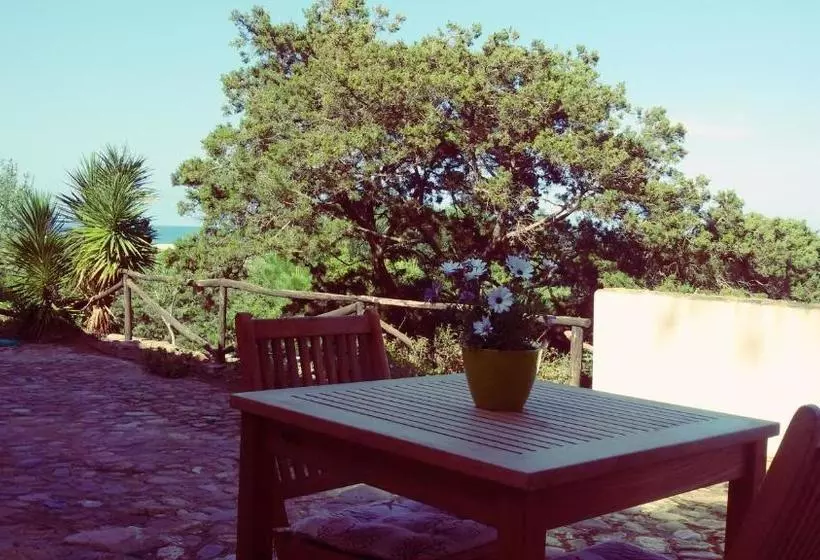 تختخواب و صبحانه Mirto E Mare