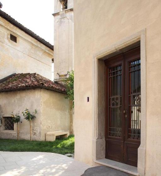 ベッドアンドブレックファースト Via Paradiso 32