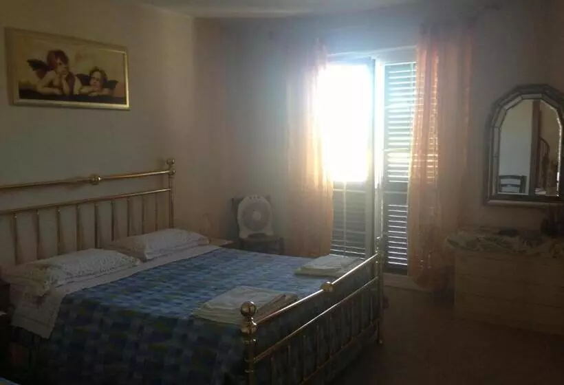 تختخواب و صبحانه Villa Naclerio