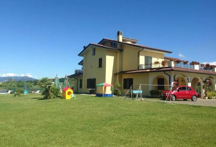 تختخواب و صبحانه Villa Naclerio