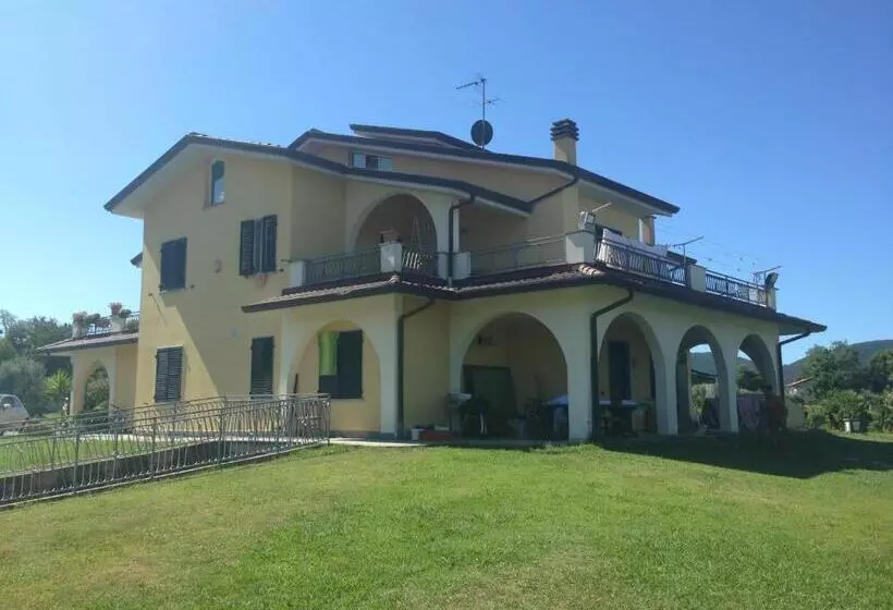 تختخواب و صبحانه Villa Naclerio
