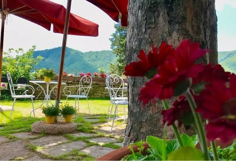 Hotelli Agriturismo Biologico Castello Della Pieve