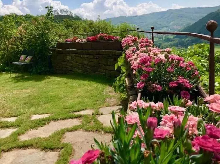 Hotelli Agriturismo Biologico Castello Della Pieve