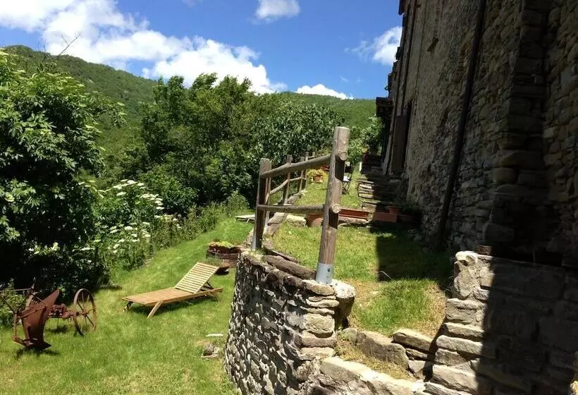 Hotelli Agriturismo Biologico Castello Della Pieve