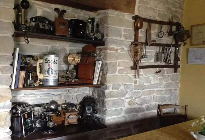 Hotelli Agriturismo Biologico Castello Della Pieve