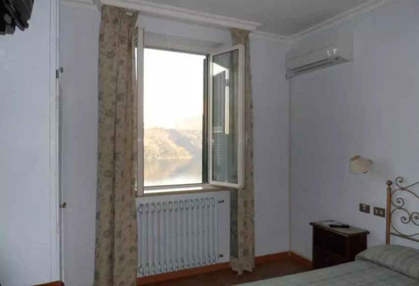 Hotelli Albergo Lucia Pagnanelli