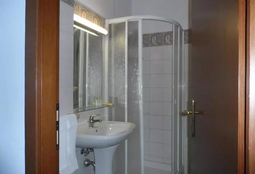 Hotelli Albergo Lucia Pagnanelli