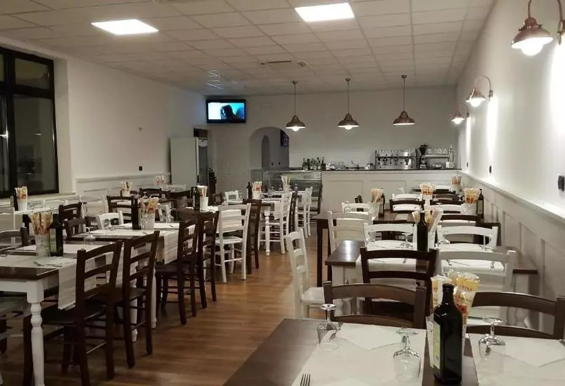 Hotelli Albergo Pizzeria Sole