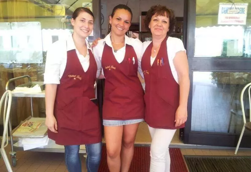 Hotelli Albergo Pizzeria Sole