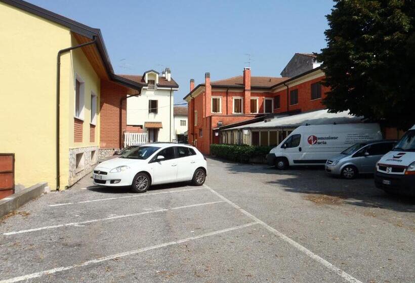 فندق Albergo Pizzeria Sole