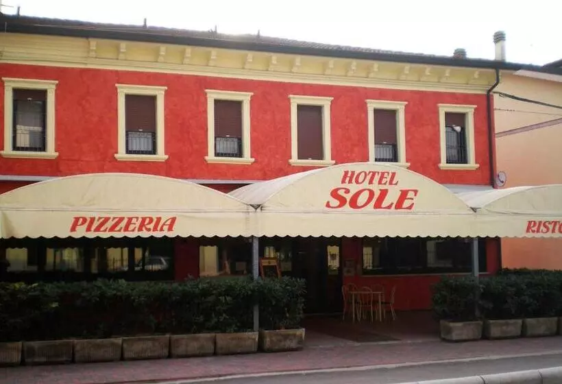 Hotelli Albergo Pizzeria Sole