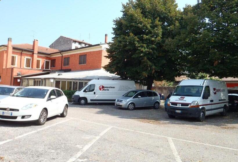 فندق Albergo Pizzeria Sole