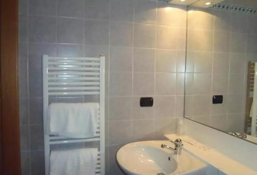 Hotelli Albergo Pizzeria Sole