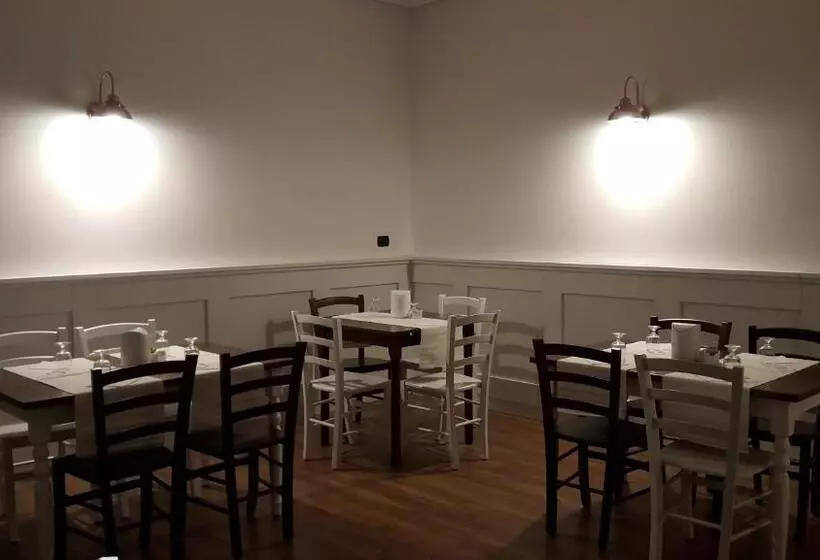 Hotelli Albergo Pizzeria Sole