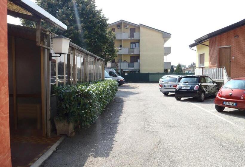 فندق Albergo Pizzeria Sole