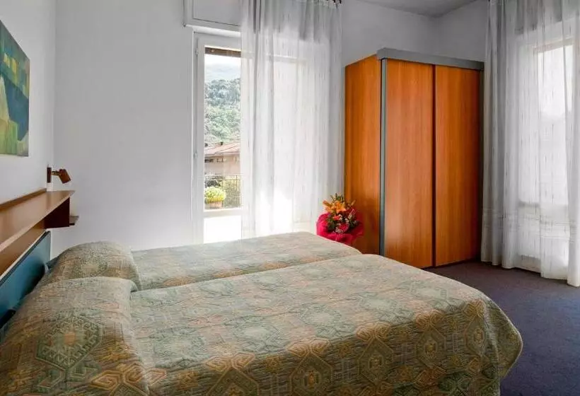 Hotelli Albergo Villa Mimosa