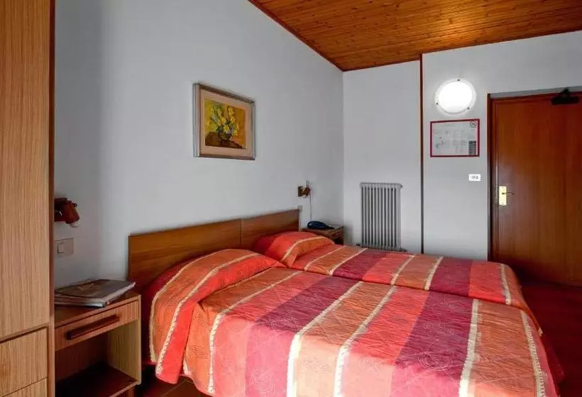 Hotelli Albergo Villa Mimosa