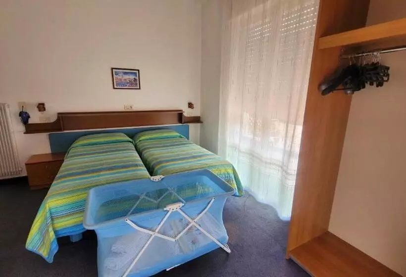 Hotelli Albergo Villa Mimosa