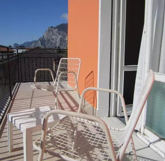 Hotelli Albergo Villa Mimosa