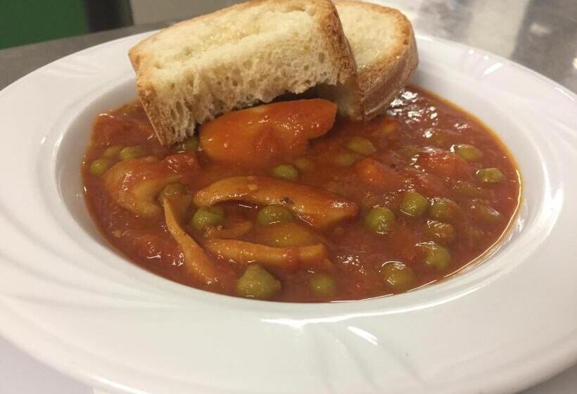 호텔 Gadames   Lunch On The Beach