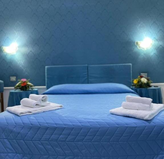 Отель Michelangelo