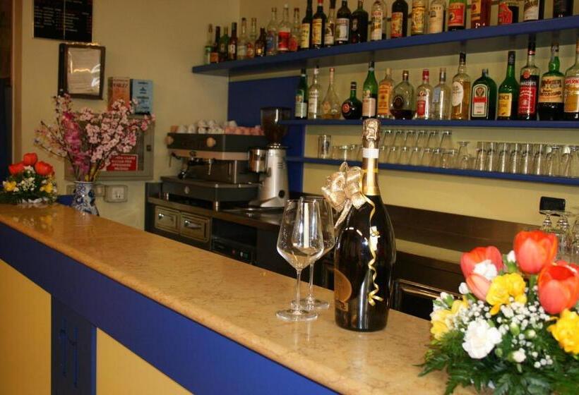 Отель Michelangelo