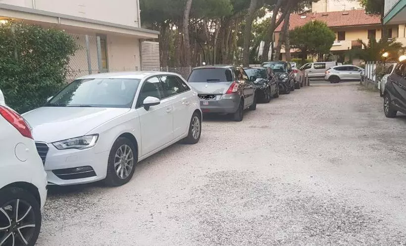 Hotelli Monaco   Parcheggio Incluso E Piscina