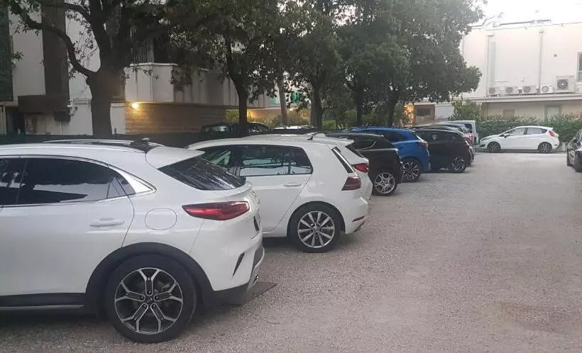 Hotelli Monaco   Parcheggio Incluso E Piscina