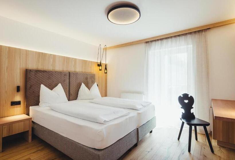 Weingut & Genusshotel Spitalerhof Superior