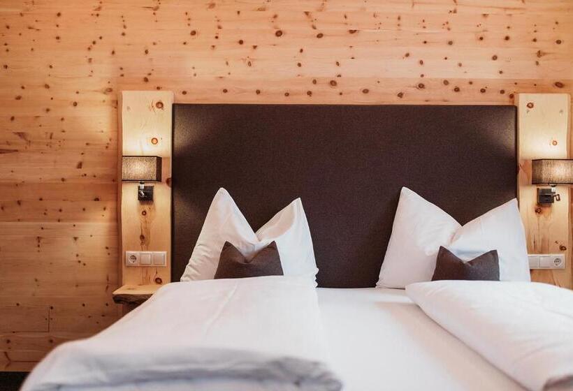 Weingut & Genusshotel Spitalerhof Superior