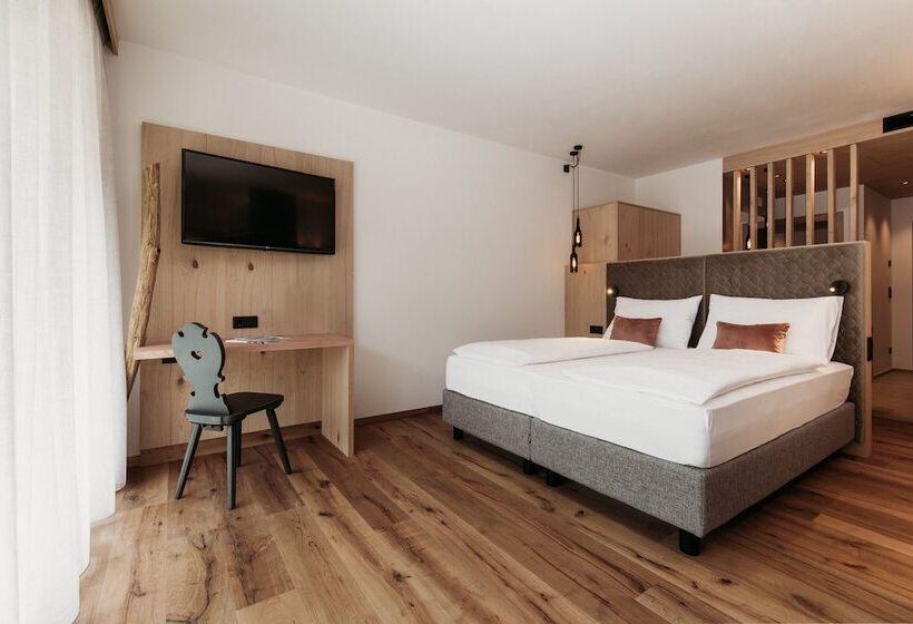 Weingut & Genusshotel Spitalerhof Superior