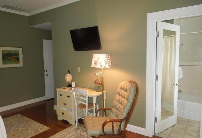 ベッドアンドブレックファースト Farrell House Lodge At Sunnybrook Trout Club