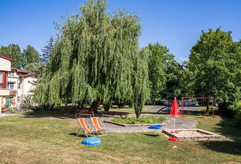 تختخواب و صبحانه Hello Balcsi Apartmanház