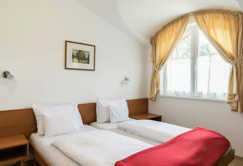 تختخواب و صبحانه Hello Balcsi Apartmanház