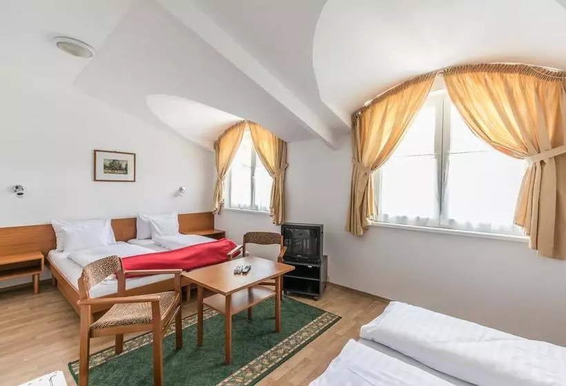 تختخواب و صبحانه Hello Balcsi Apartmanház