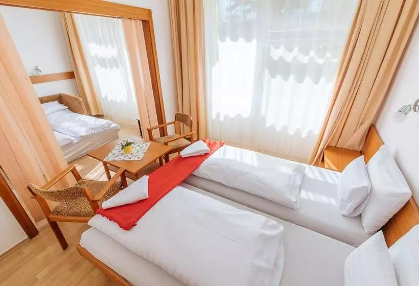 تختخواب و صبحانه Hello Balcsi Apartmanház