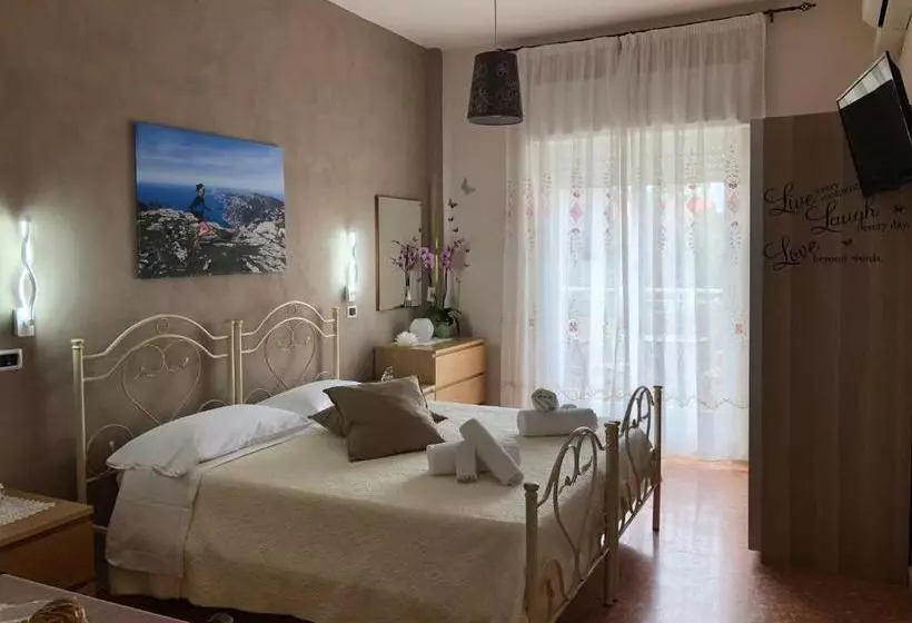 تختخواب و صبحانه New Royal