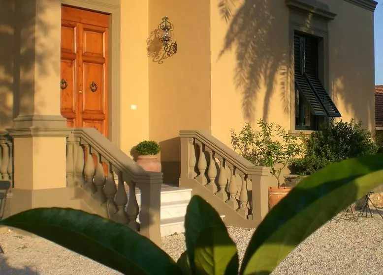 Aamiaismajoitus (B&B) Villa Le Luci