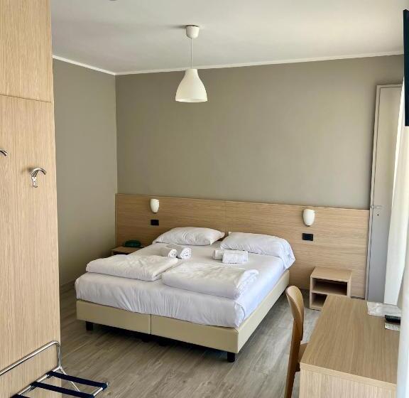 בית מלון כפרי Astoria