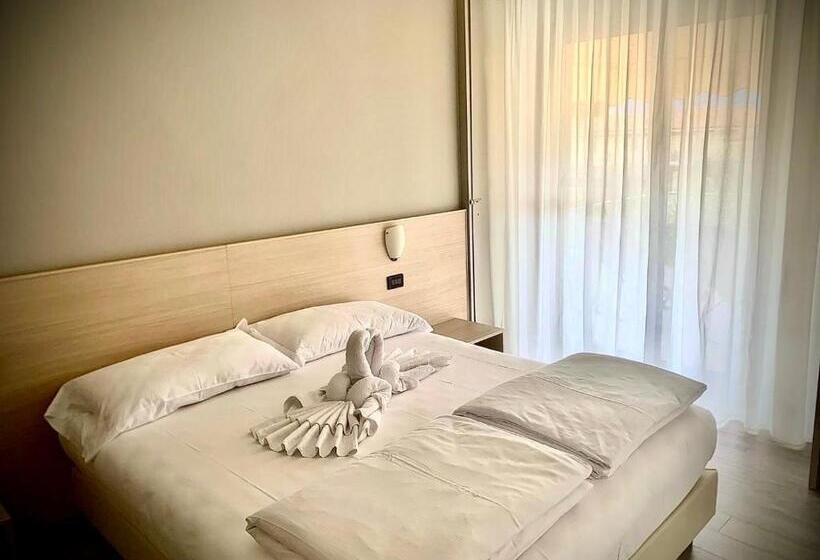 בית מלון כפרי Astoria